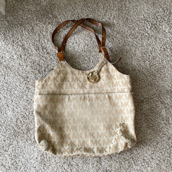 Michael Kors Handbags - Michael Kors tan purse